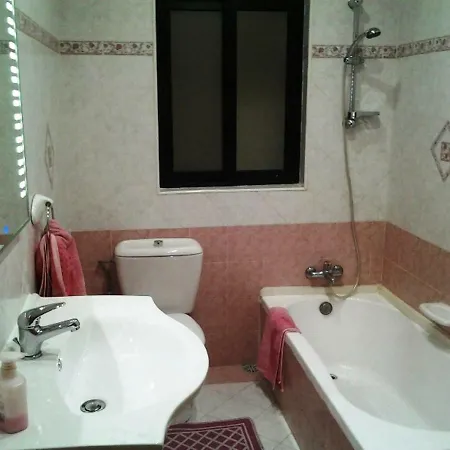 2 Bedroom With Large Share Terrace Апартаменты *