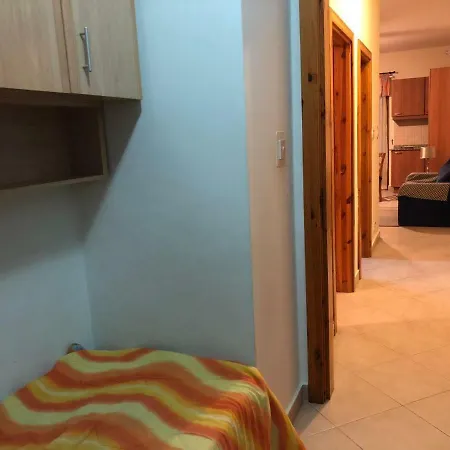 Апартаменты 2 Bedroom With Large Share Terrace